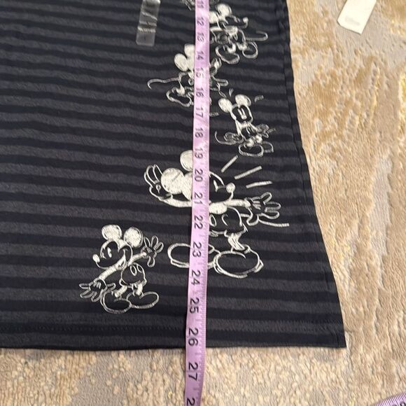 Disney Women v neck top with a grunge mickey mouse design size L new black grey - Picture 6 of 6